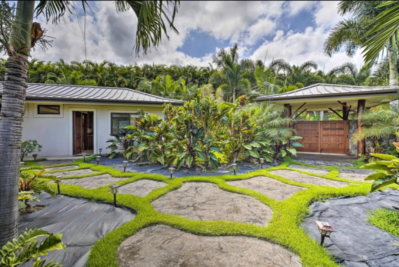 Beaches And Kona Town Ideal Location Gated Villa